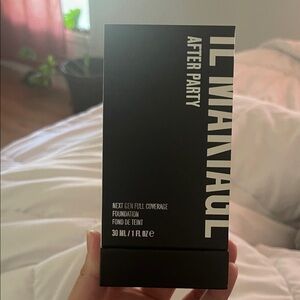 IL MAKIAGE After Party Foundation in Black Packaging